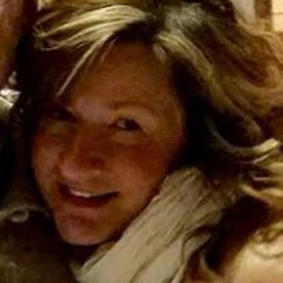 Meet your Posher, Sharon - Picture 1 of 1